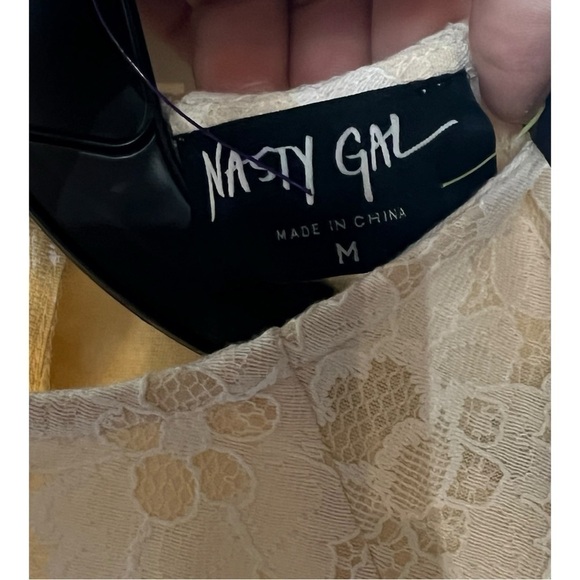 1854. NASTY GAL ALL LACE WITH LINER MINI LENGTH DRESS WHITE/BEIGE IN COLOR SZ MD - Picture 6 of 10